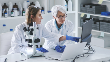 Policlinico San Matteo, il luogo dell'accoglienza, della cura e della ricerca. L'approccio scientifico ispira la medicina del nostro Ospedale in ogni sua azione. Lo studio, le tecnologie e l'aggiornamento continuo offrono qui le migliori cure possibili, ma il nostro Ospedale si pone obiettivi ancora più ambiziosi: vuole spingersi la conoscenza sulle malattie oltre i limiti attuali.